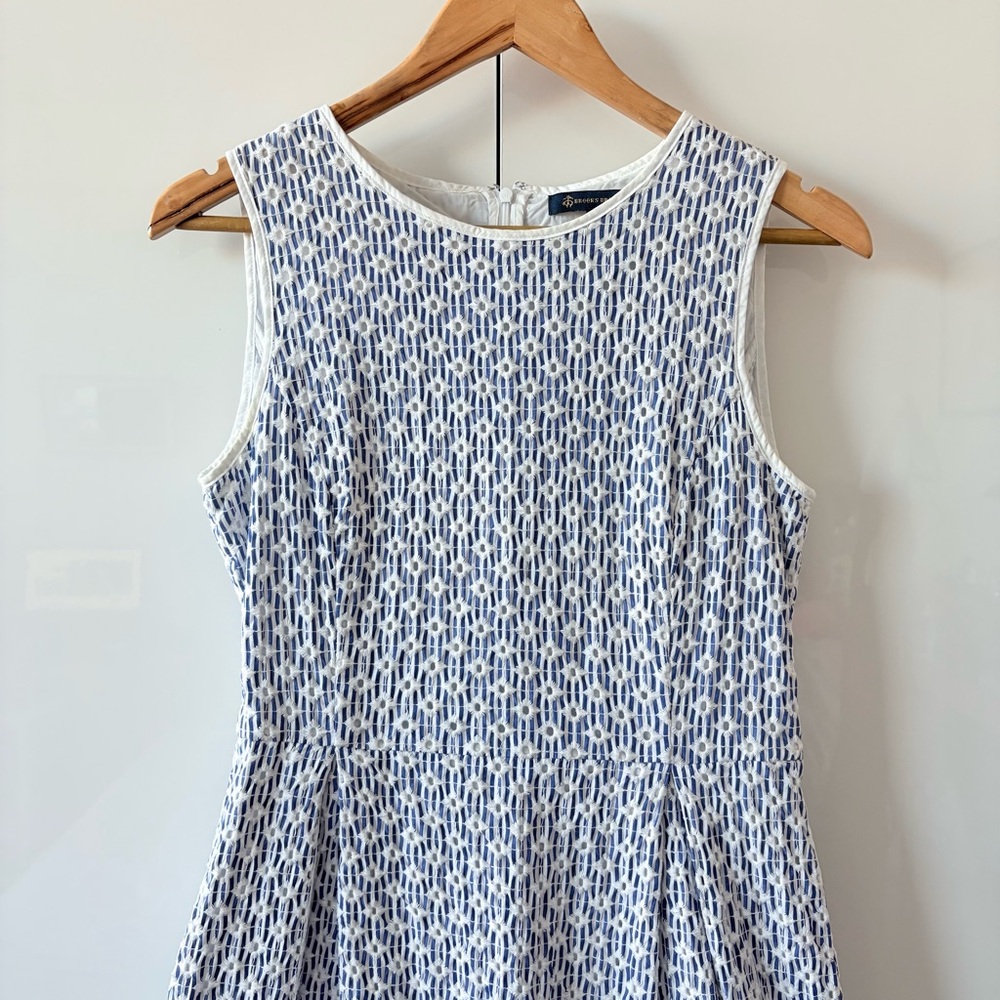 Brooks Brothers Blue and White Patterned Dress - Picture 3 of 11